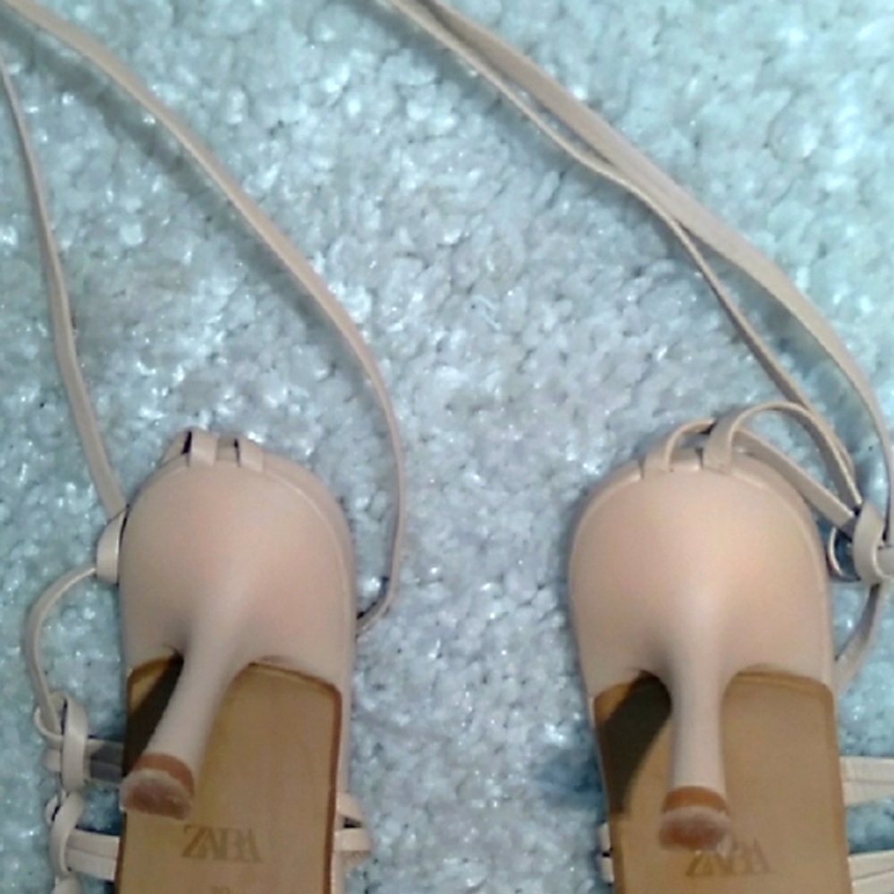ZARA beige Side Briaded Thong Kitten Heel Sandals Size 8 - Picture 15 of 15